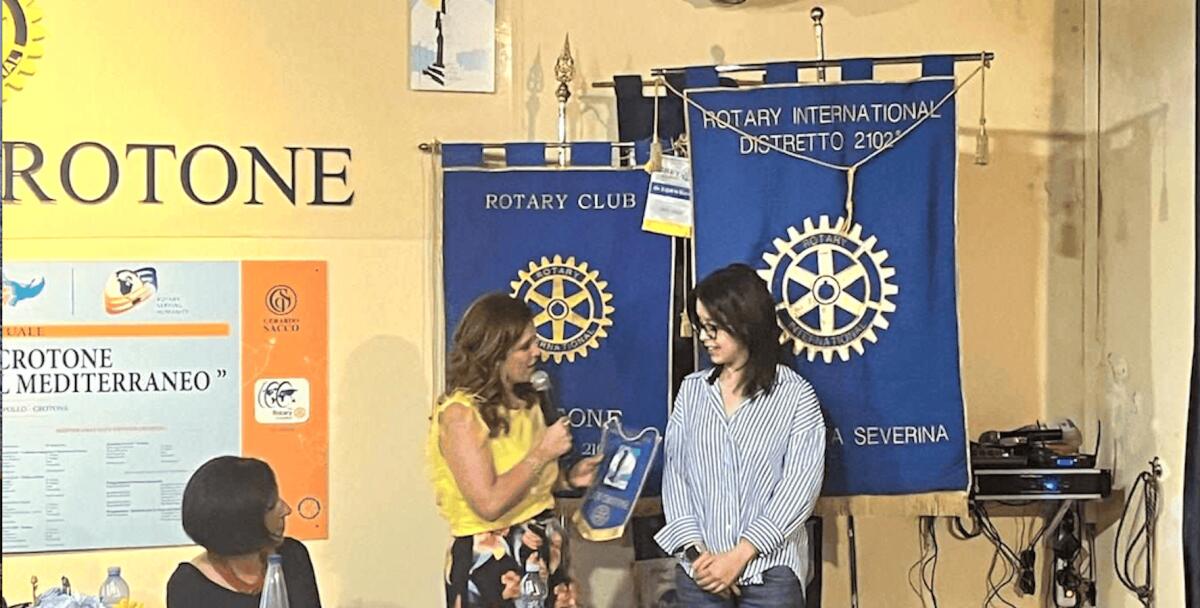 Crotone - Una studentessa del Filolao volerà a Berna grazie alla borsa di studio del Rotary - 