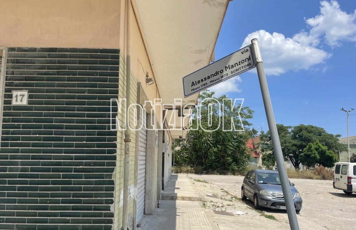 Crotone - La via del più grande scrittore italiano in stato di abbandono - 
