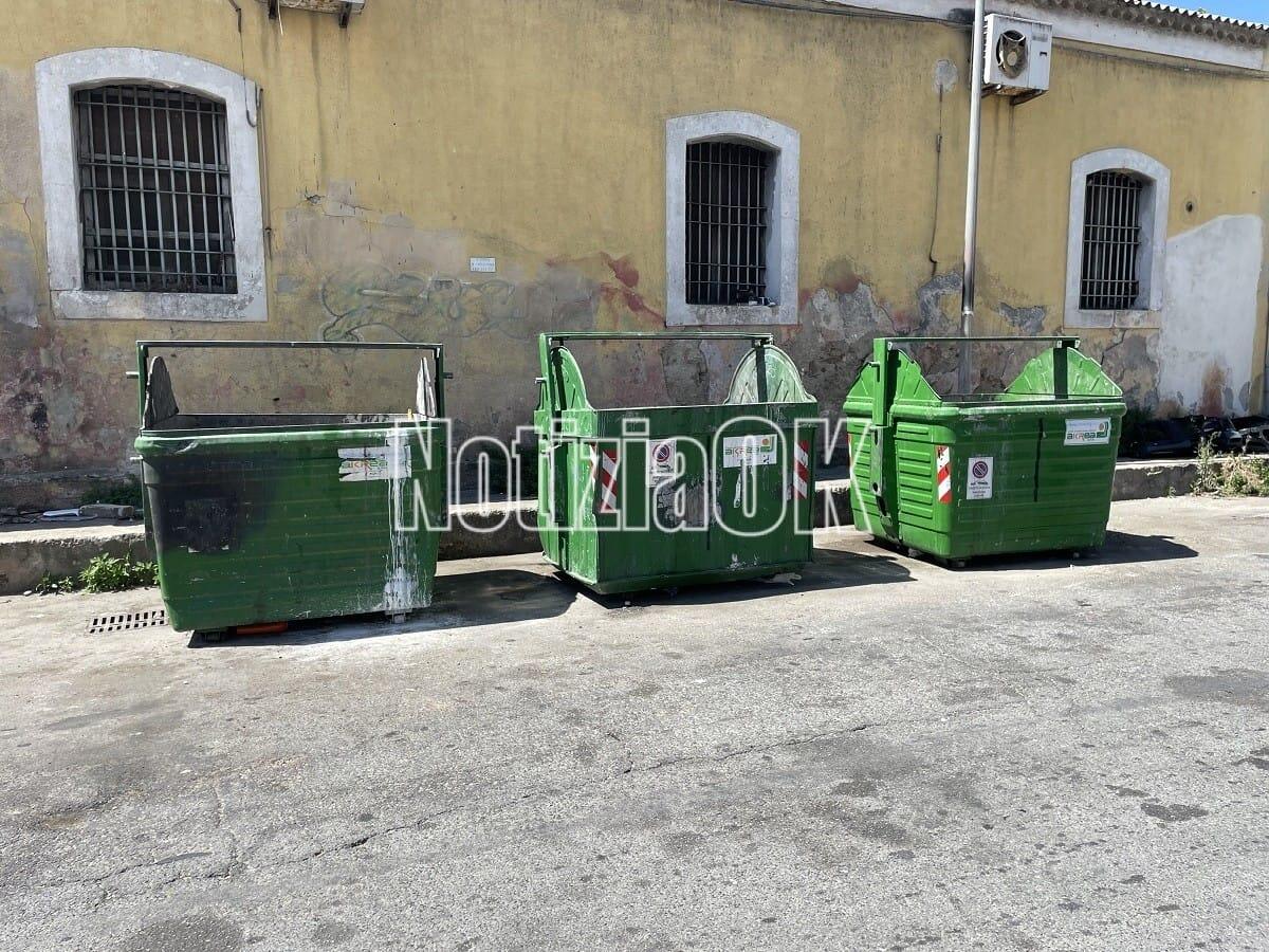 Crotone, rifiuti rimossi ma il degrado persiste - 