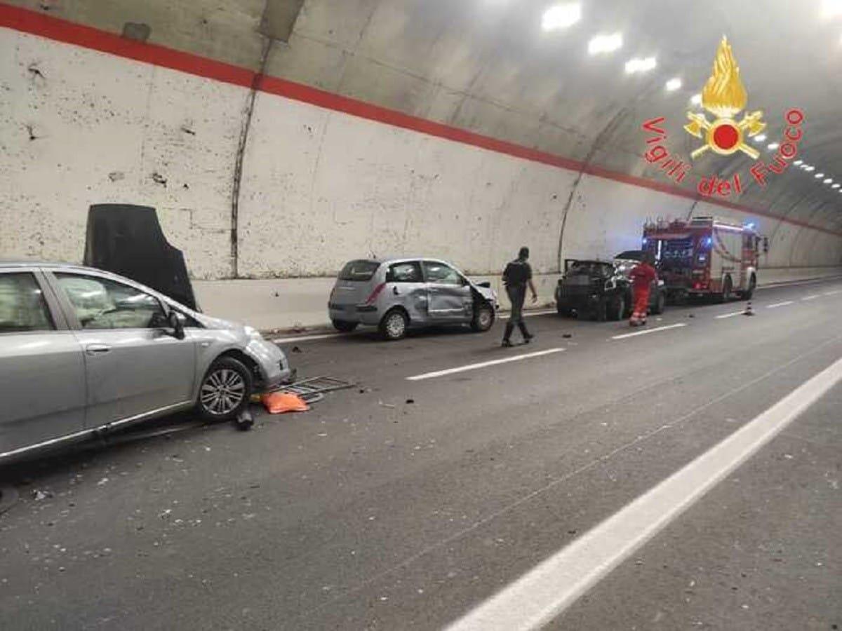 Calabria - Un altro incidente sulla SS 106 - 