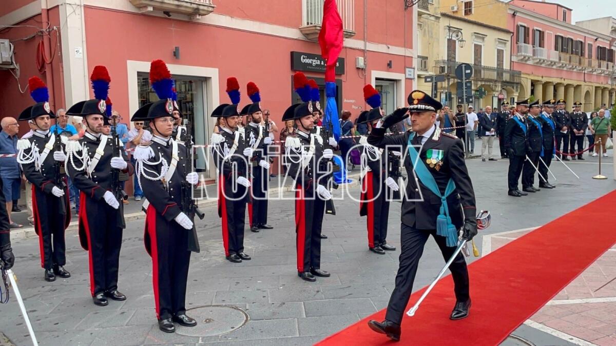 Festa dei Carabinieri, a Crotone celebrato anniversario in piazza Duomo «per essere in mezzo alla gente» - 