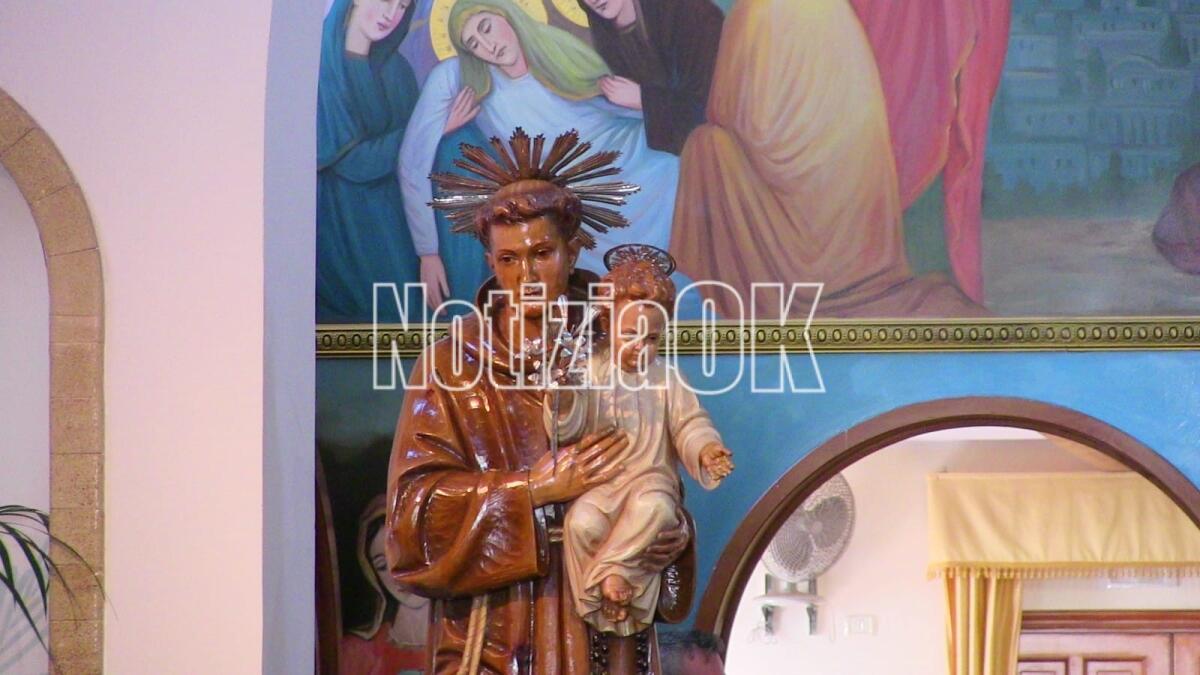 Crotone - Oggi è Sant'Antonio da Padova: si rinnova l'appuntamento con la benedizione del Pane - 