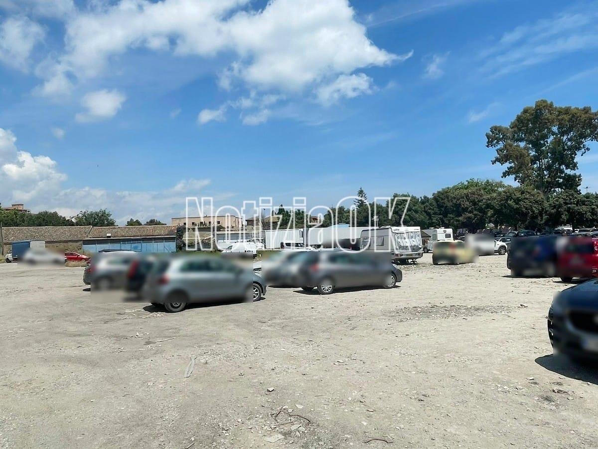 Crotone - Una baraccopoli nel centro della città - 