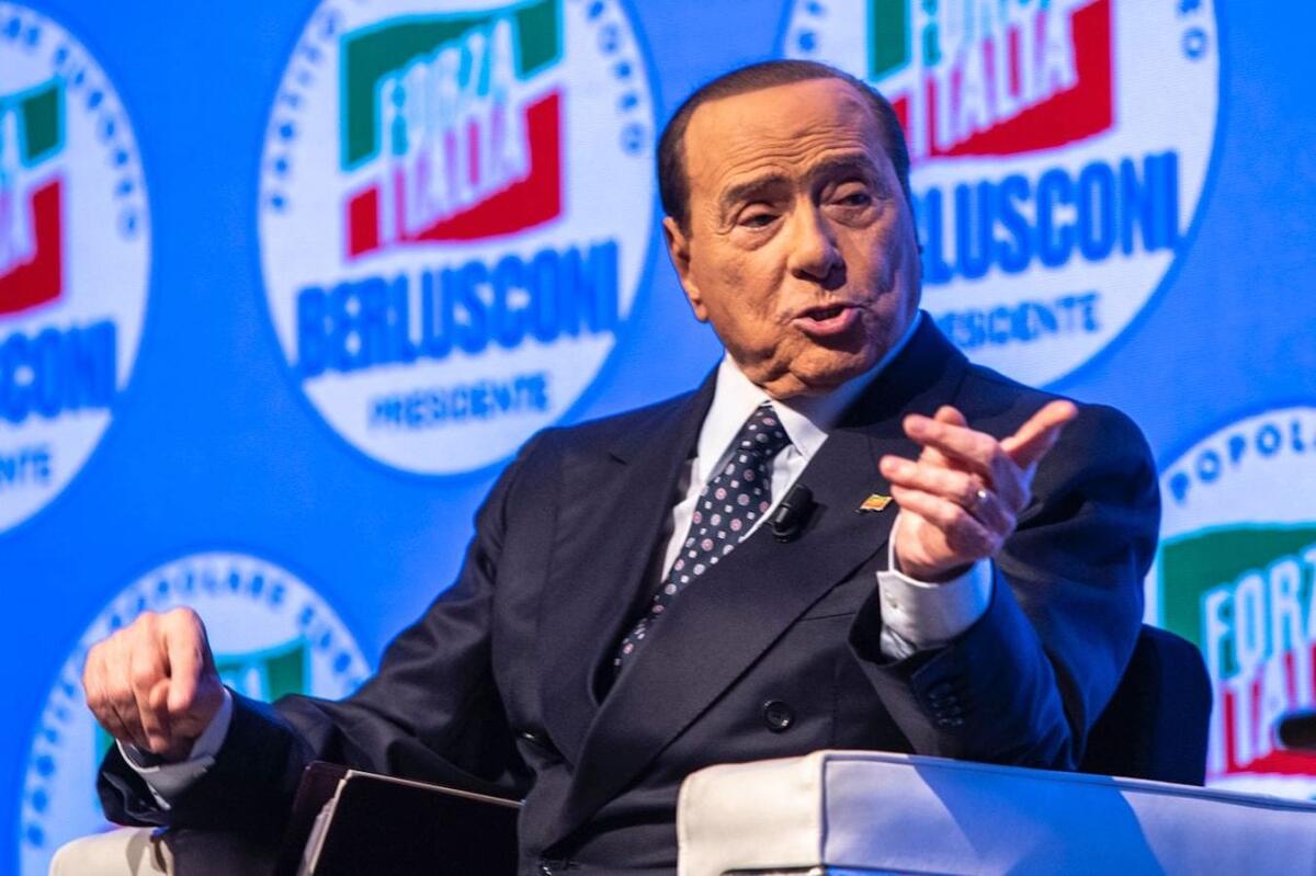 Silvio Berlusconi è morto - Foto Agenzia Dire