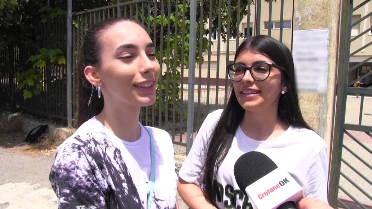 (VIDEO) Crotone, Maturità 2023: Tecnologia e Whatsapp la traccia più gettonata: pochi scelgono gli scrittori - 