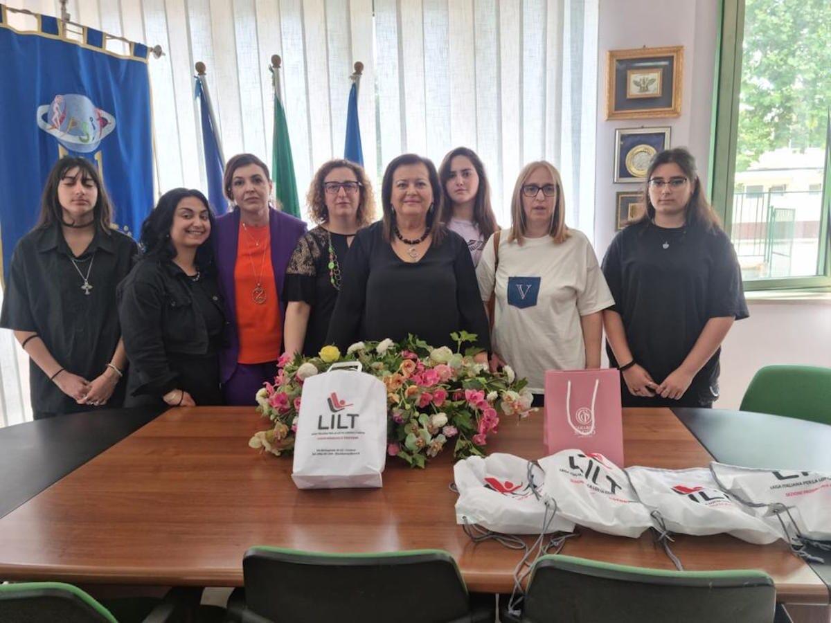 Crotone, Giornata mondiale senza tabacco: una studentessa dell'Ipsia vince il contest - 