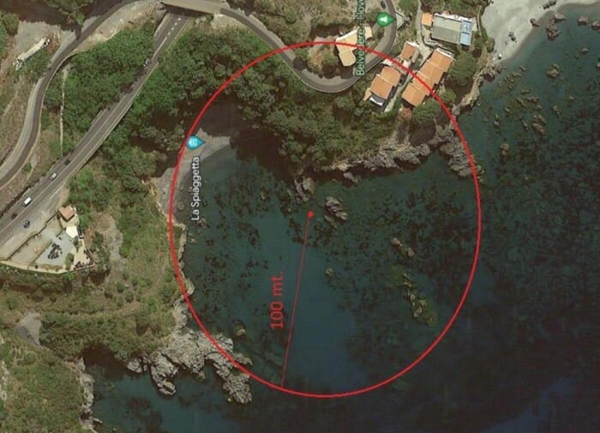 Calabria - Ordigno bellico fra gli scogli, sarà fatto brillare - 