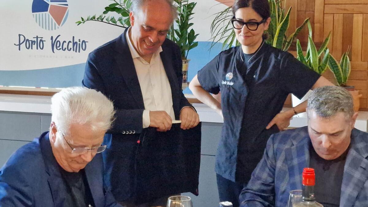 Crotone - Il Maestro Iginio Massari ospite del Porto Vecchio - 