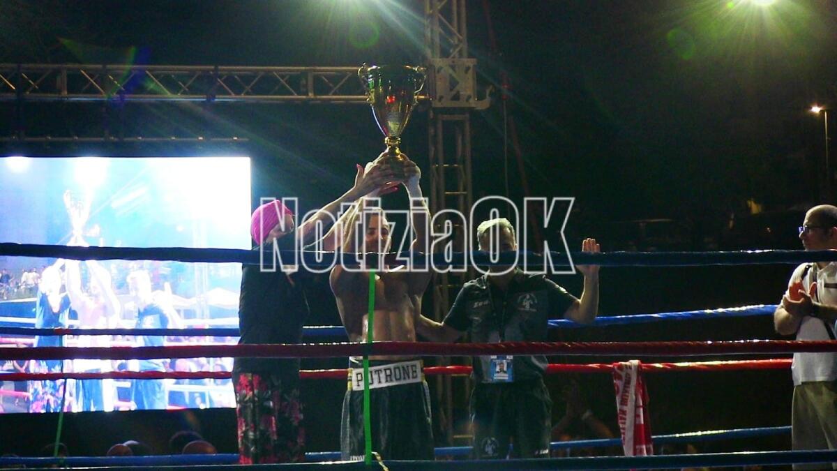 (VIDEO) Crotone - Spettacolo nella Boxing Night del Team Putrone - 
