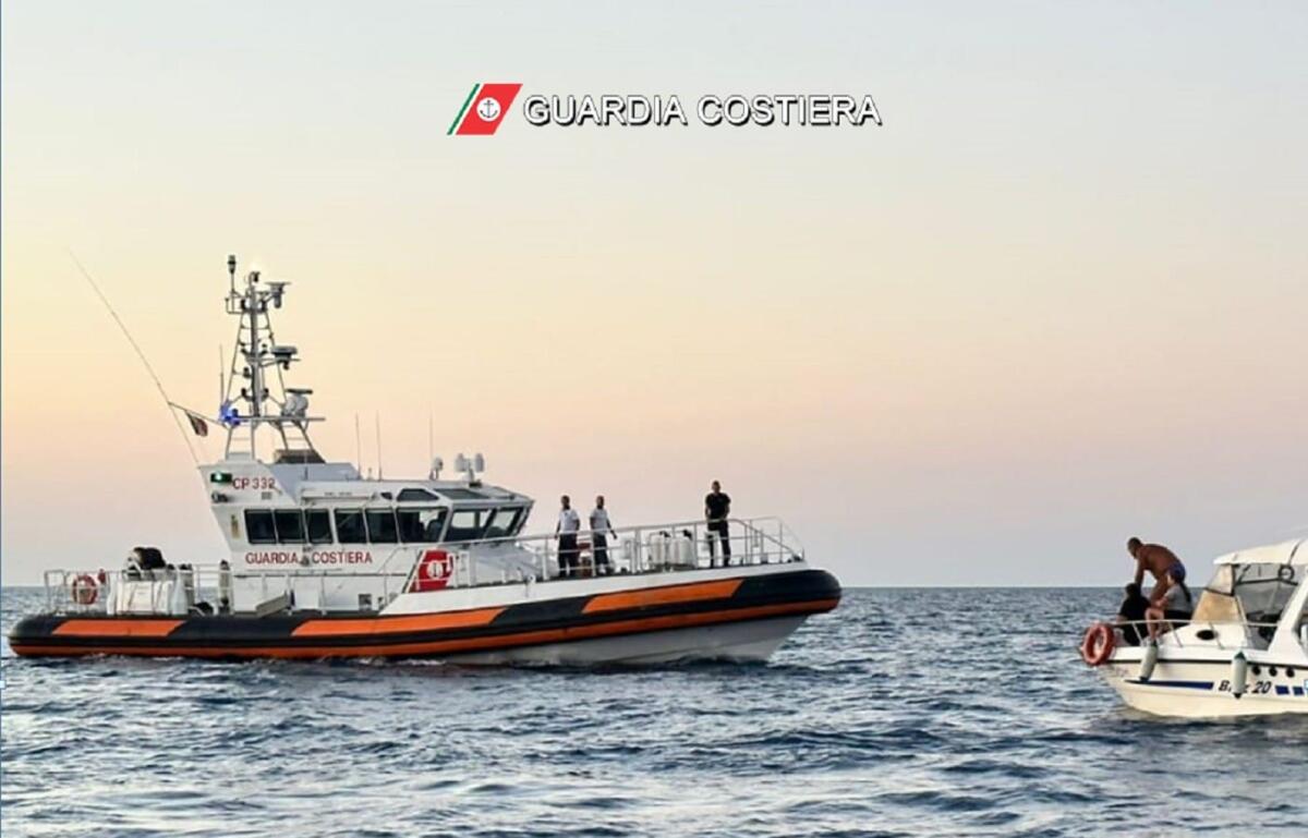 Crotone - Nove persone soccorse in mare: continuano le sanzioni per chi è a bordo di acquascooter - 