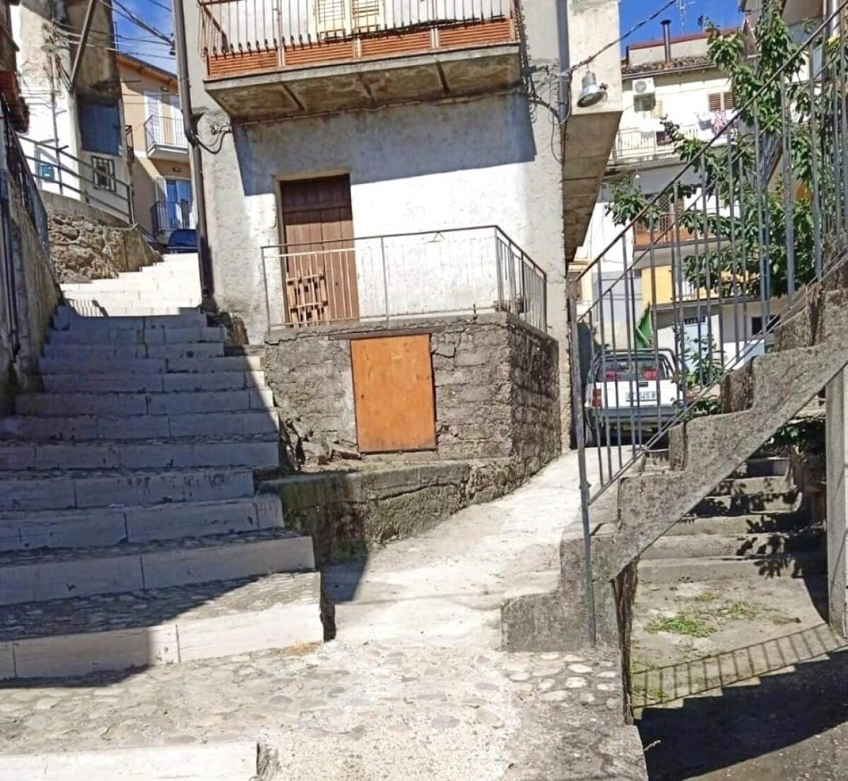 Mesoraca, operatori PUC: territorio curato da uomini e donne di buona volontà - 