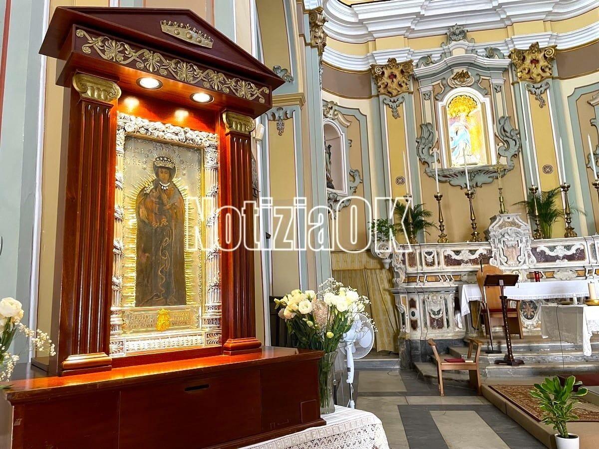 Crotone - Ogni sabato rivive la devozione dei crotonesi verso la Madonna di Capo Colonna - 