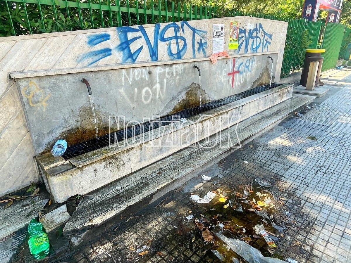 Crotone - Acqua e immondizia… alle "Fontanelle Senatore" non mancano mai - 