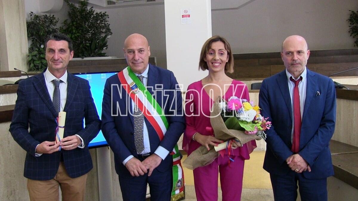 Crotone - "Gli studenti devono migliorare il mondo, non sono dei numeri": premio ai docenti Emilia Esposito e Sergio Fasson - Sergio Fasson, Vincenzo Voce, Emilia Esposito, Nicola Corigliano