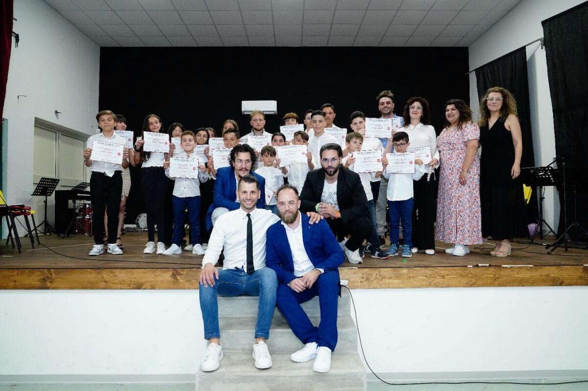 Sound Academy: a Isola C.R. saggio di fine anno tra emozioni e applausi -