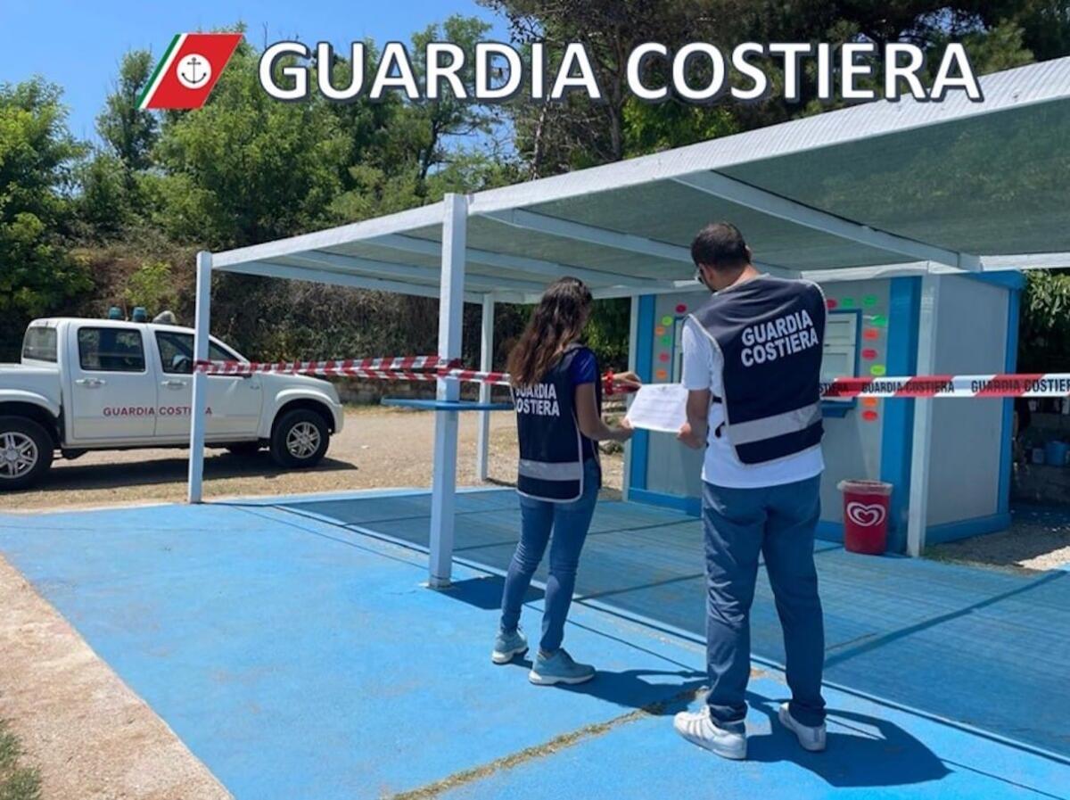 Chiosco abusivo su demanio marittimo a Le Canella: sequestrato il manufatto - 