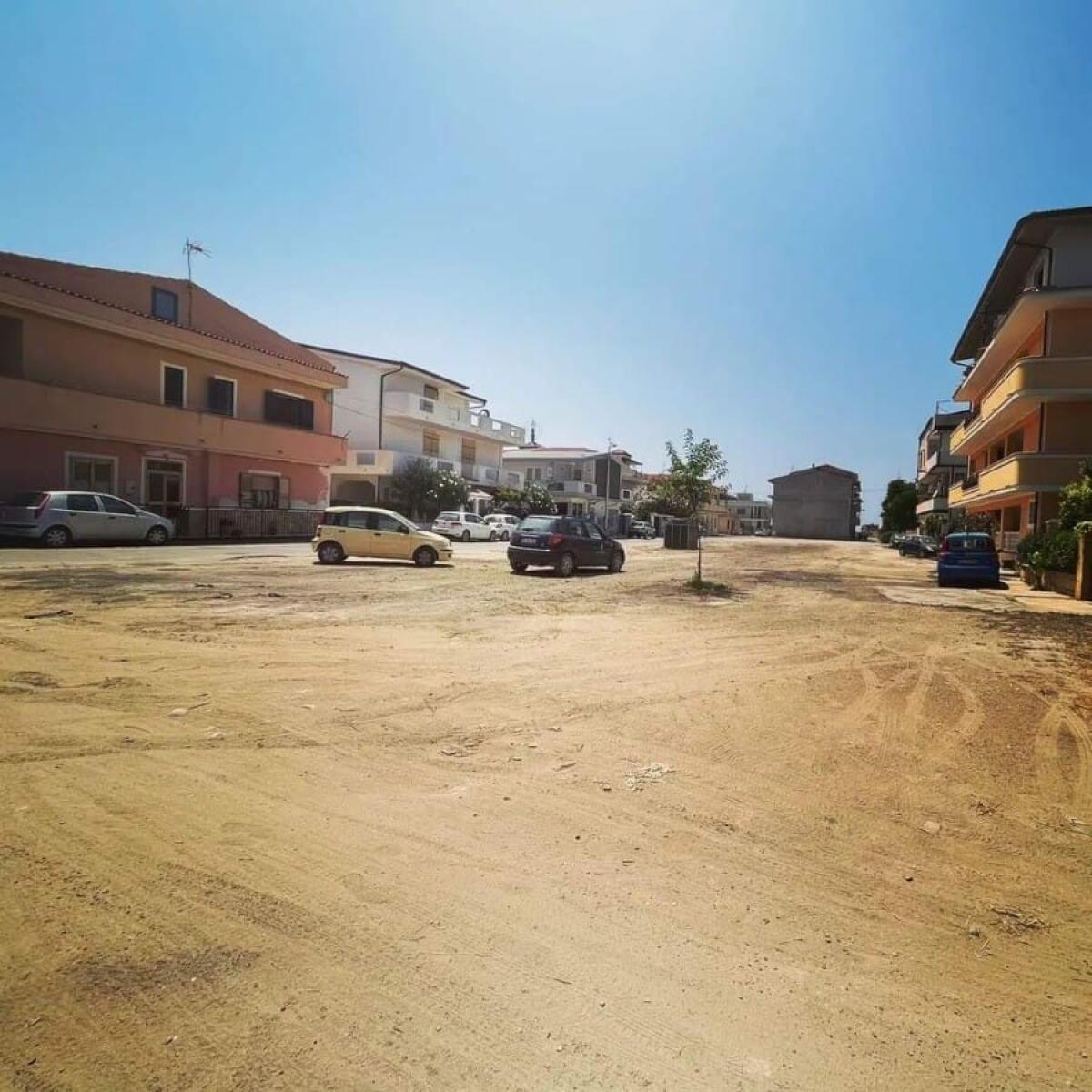 Una nuova piazza a Capo Rizzuto: iniziati i lavori - 