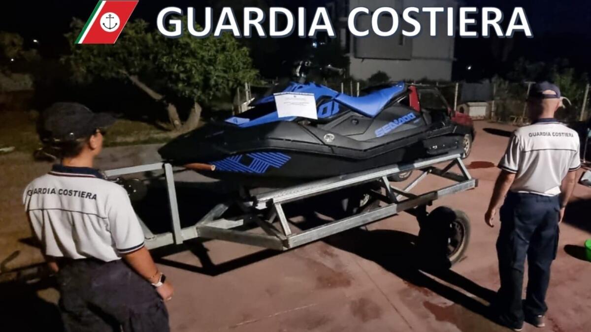 Acquascooter, continuano sanzioni e sequestri sulle spiagge crotonesi - 
