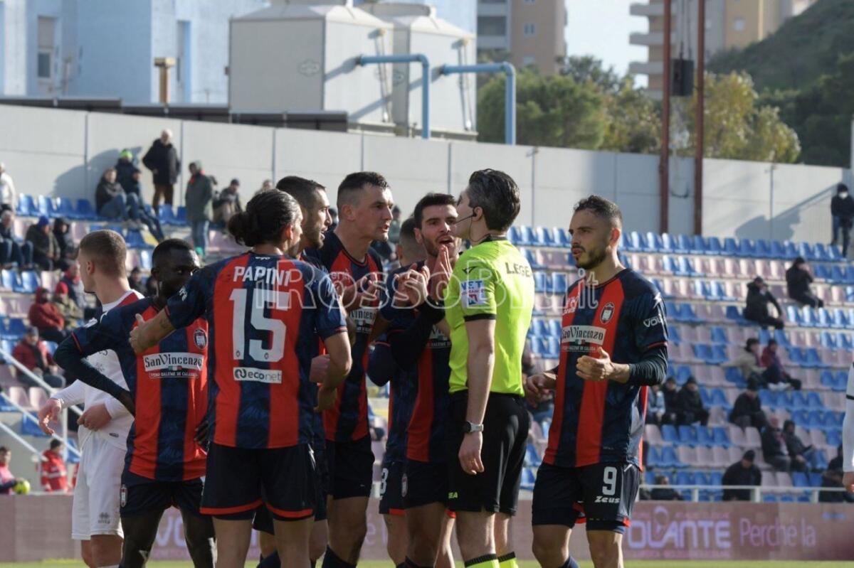 Calciomercato | Rivoluzione Crotone: si rinuncia ai “pezzi grossi” e si punta a stupire - 