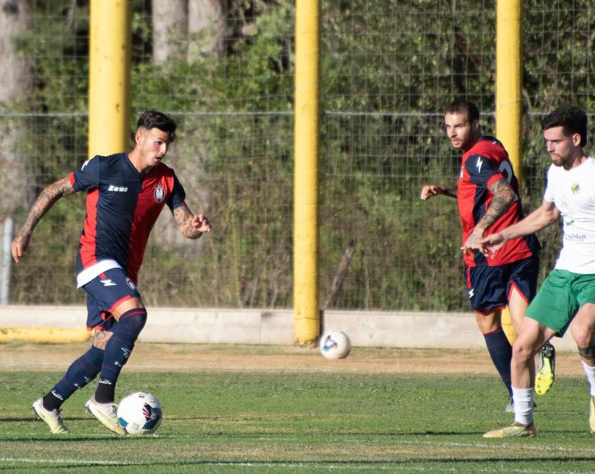 #CrotoneAekCrotone 6-0, primo test estivo: doppiette di Tumminello e Pannitteri - 