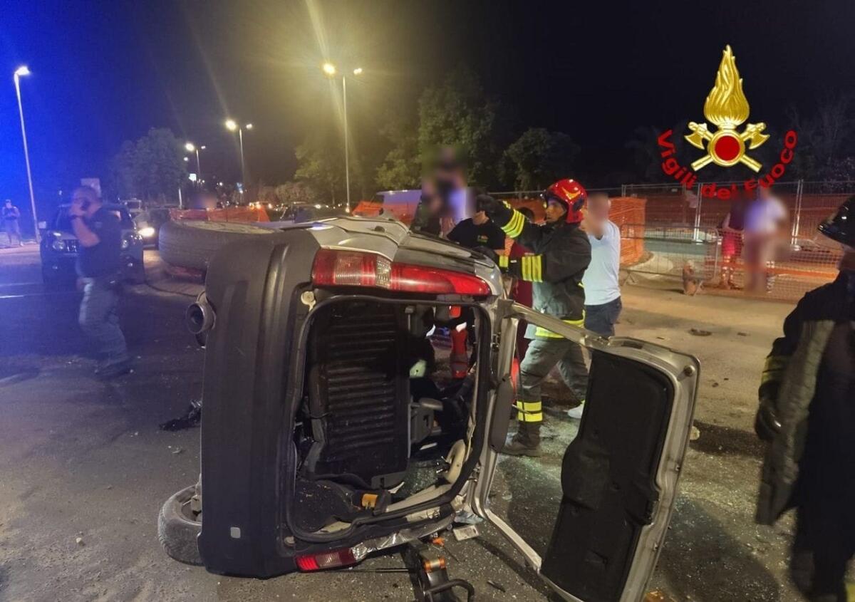 Crotone - Incidente stradale presso la rotatoria in costruzione - 