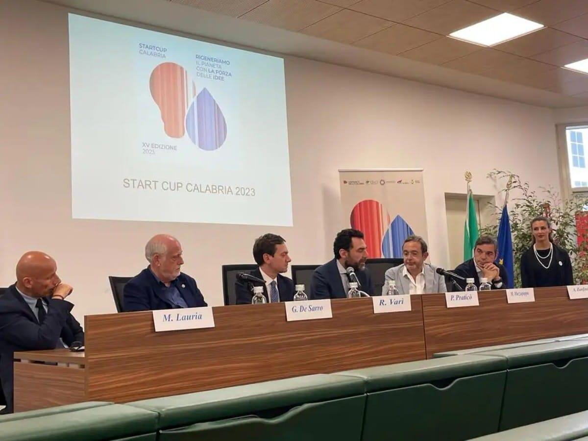 Presentata la Start Cup Calabria 2023: entro il 30 settembre è possibile candidare le idee di impresa innovative - 
