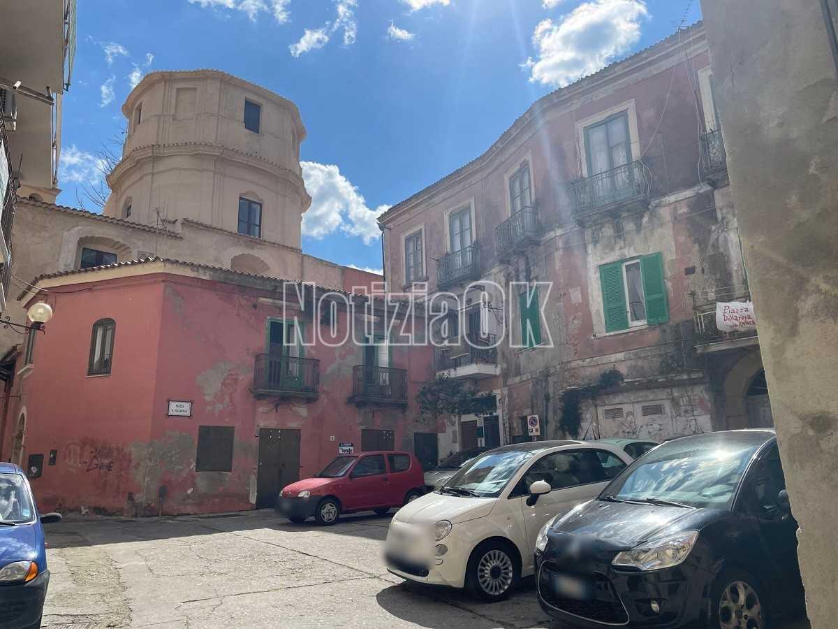 Crotone - Decoro architettonico e piano colore, il centro storico cerca una sua visione - 