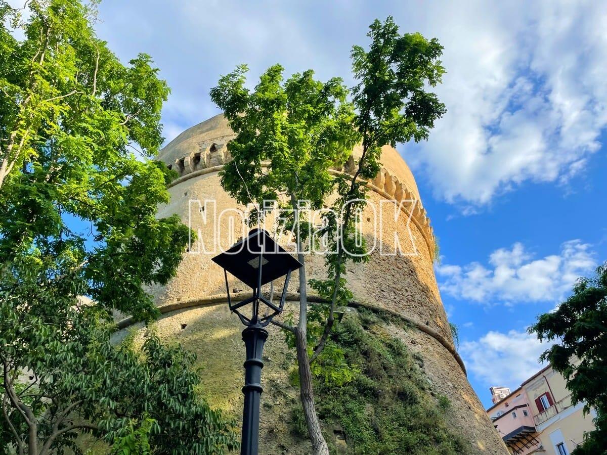 Crotone - La pittura si fa strada nel Castello di Carlo V - 