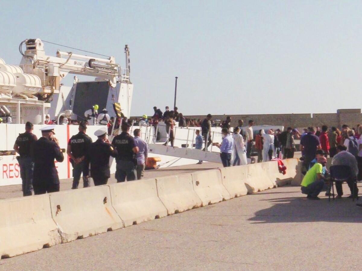 Migranti - Occhiuto: «Inaccettabile la proposta di un braccialetto elettronico» - 