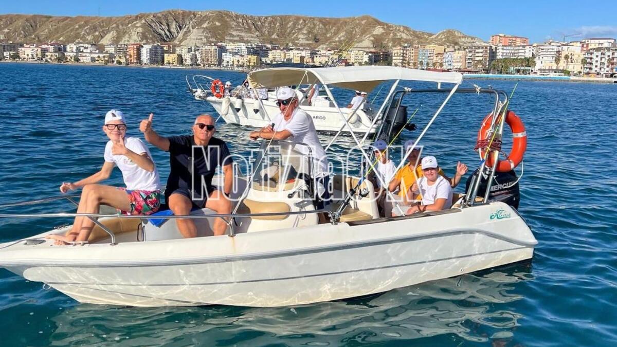 Crotone -  I bambini a lezione di pesca e di rispetto per l'ambiente - 