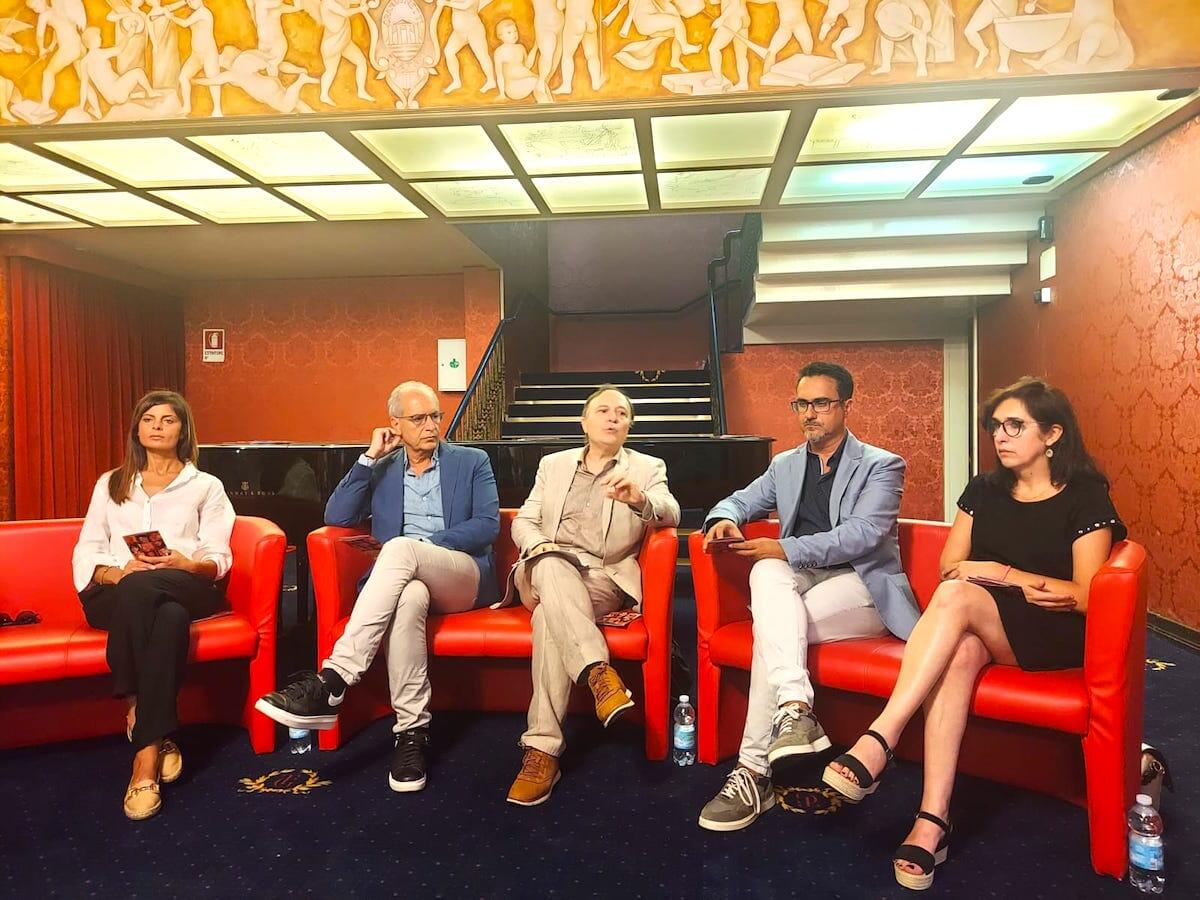 AMA Calabria, Chiara Francini e Max Giusti tra i nomi della nuova stagione teatrale - Vaccaro, Mascaro, Pollice, Scavo, Gargano.