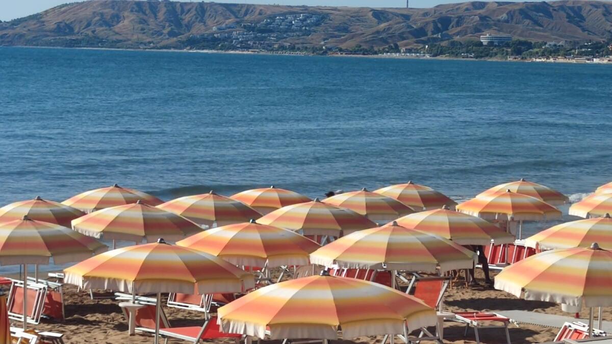 Prezzi: torna il fai da te in spiaggia, dalla caprese alle polpette - 