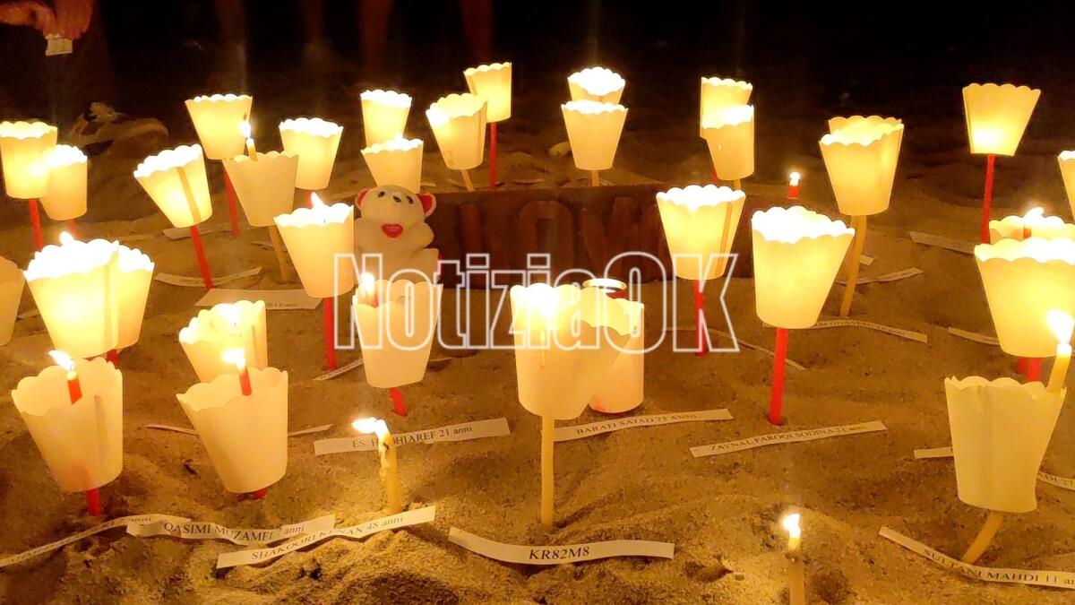 Sulle spiagge di Steccato di Cutro il ricordo delle 94 vittime - 