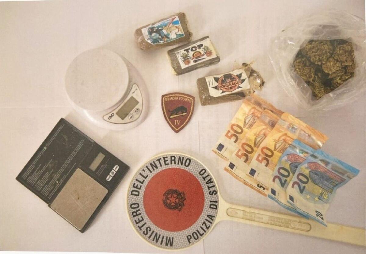 Droga nascosta in casa, arrestato un venticinquenne a Crotone - 