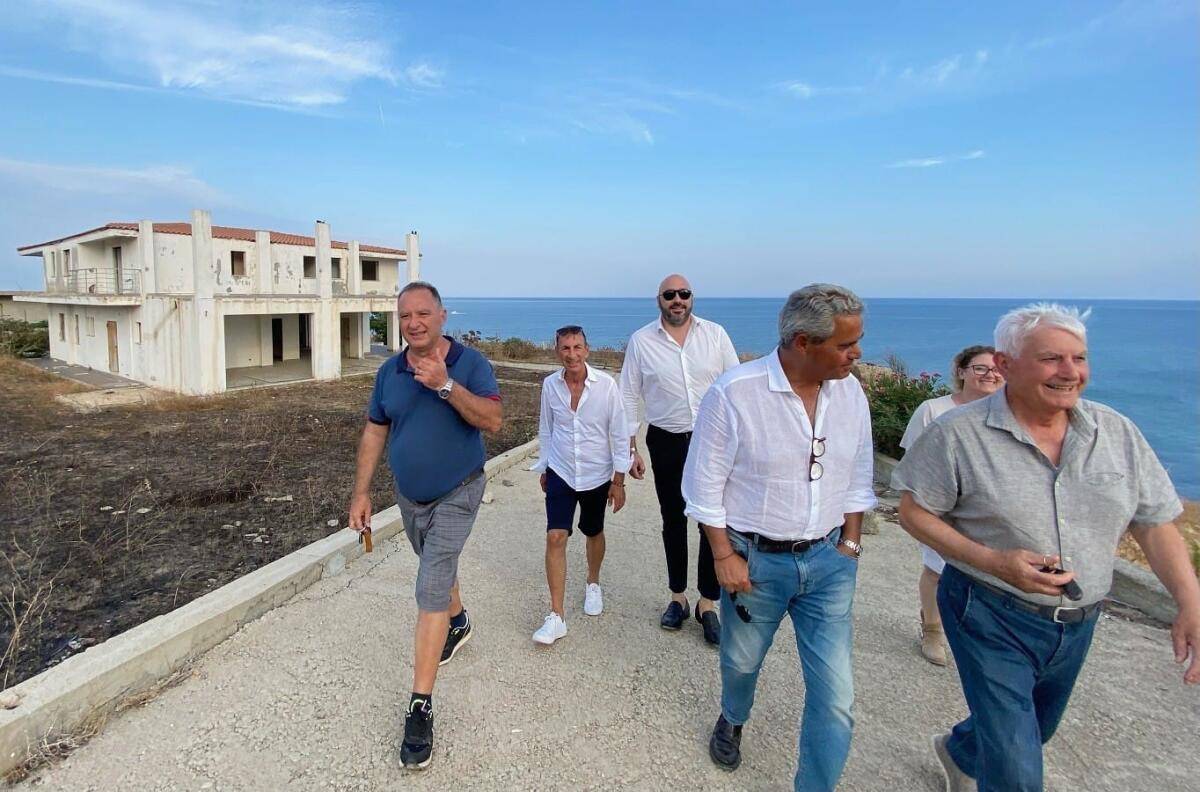 Lido inclusivo “On The Beach” di Isola di Capo Rizzuto,  visita dell'assessore regionale Filippo Pietropaolo - 