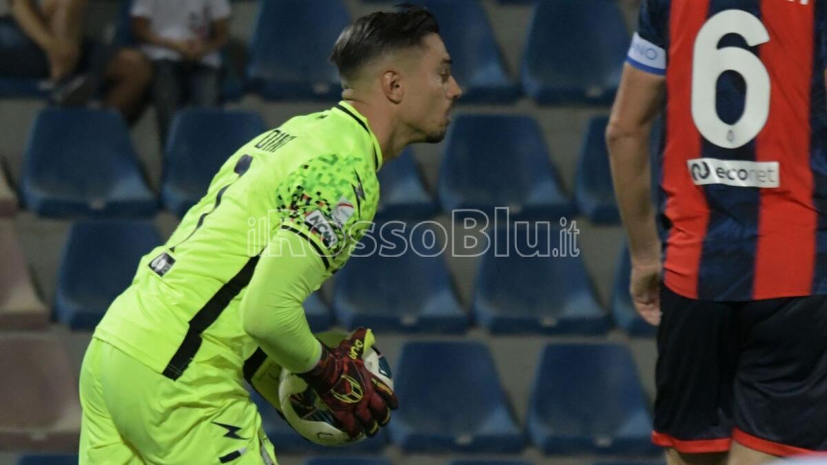 #FrancavillaCrotone 3-1 | Follia Crotone: regala vittoria, gol e un uomo alla Virtus - 