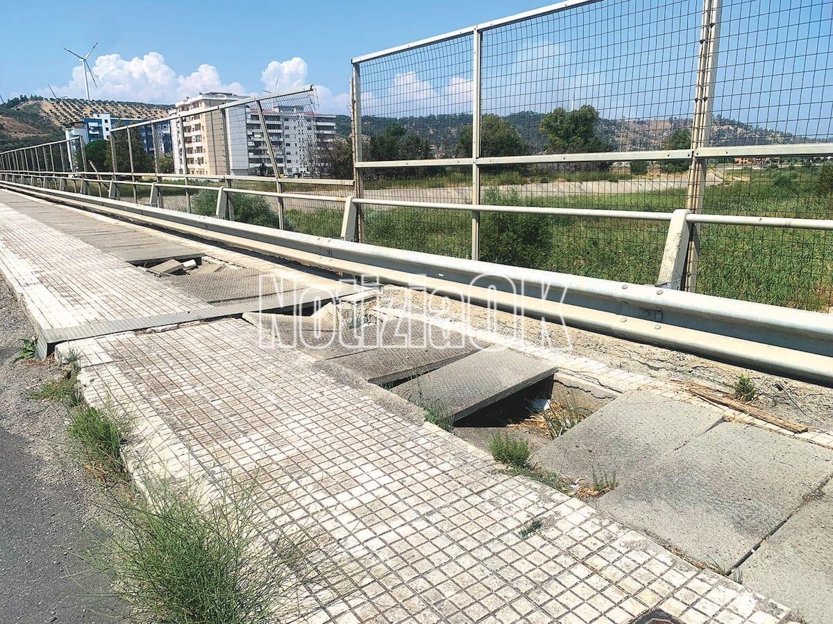 (Foto) Nei quartieri di Crotone: viale Gandhi, storia infinita e pericolo costante - 