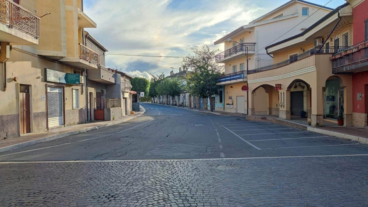 Isola di Capo Rizzuto, pubblica Illuminazione: si accende il quartiere Parco Insiti - 
