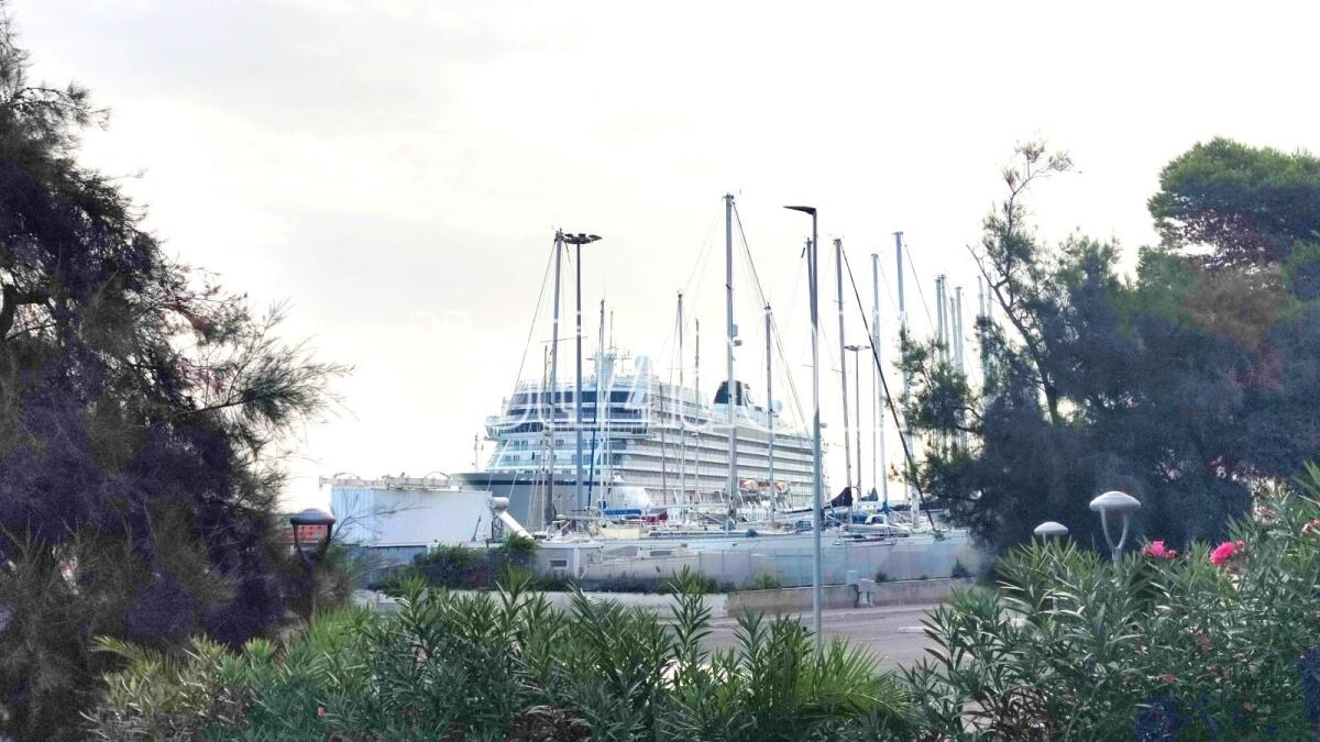 Crotone, ritorna la Viking Sky con centinaia di turisti inglesi - 