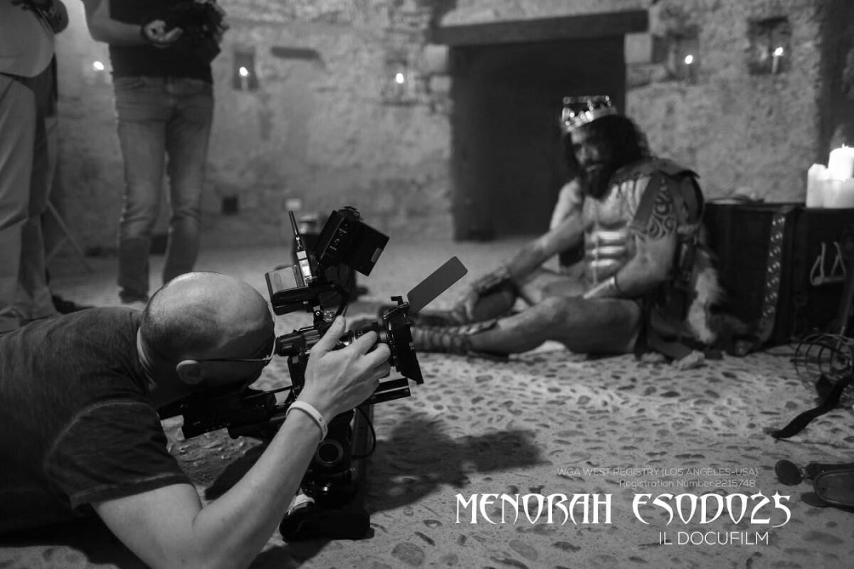 “Menorah Esodo 25", in Calabria il docufilm realizzato con l'intelligenza artificiale: gioielli di Gerardo Sacco - 