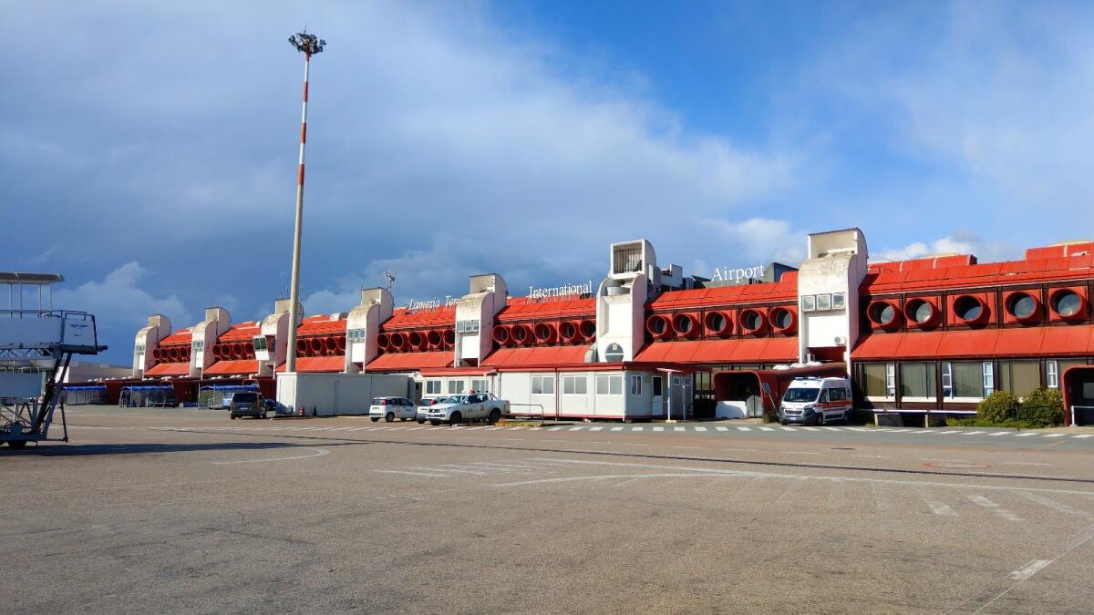 Sciopero aeroporti, 5 voli cancellati in Calabria - Aeroporto di Lamezia Terme