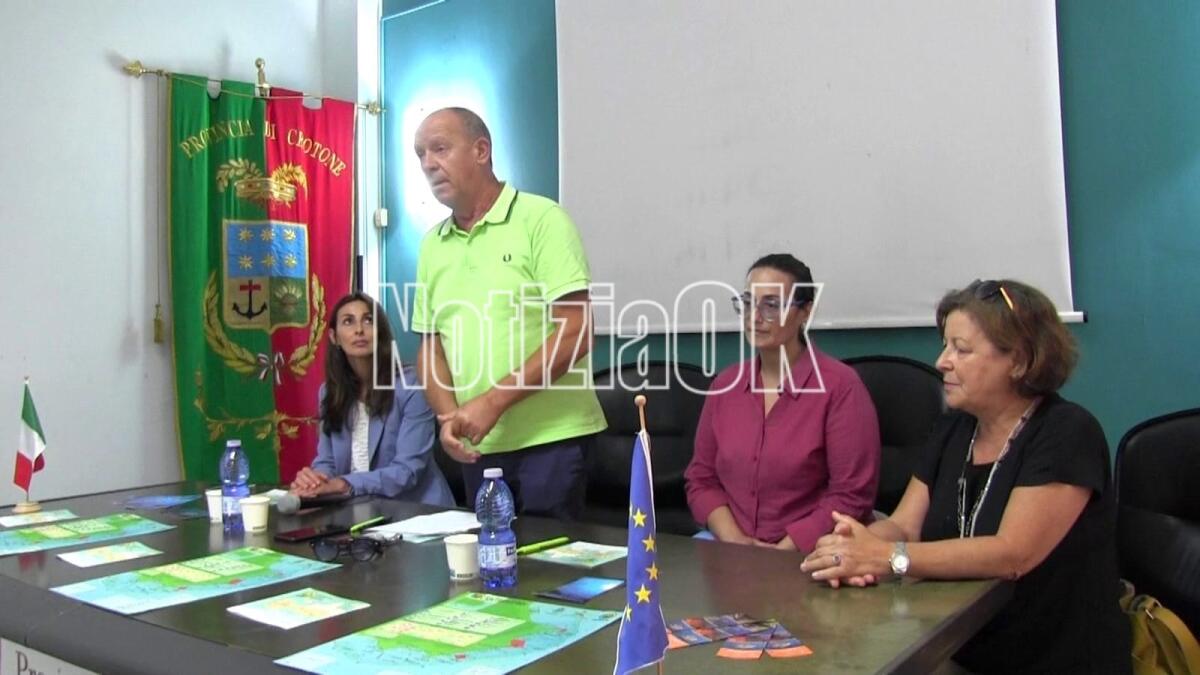 Ambiente e sostenibilità nell'Area Marina Protetta con gli studenti del Liceo Classico Pitagora - 