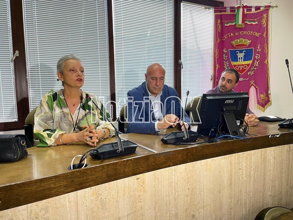 Il fragore del terremoto in Marocco rimbomba nella Sala Consiliare di Crotone - Olga Piscitelli, Vincenzo Voce, Ivano Bruno