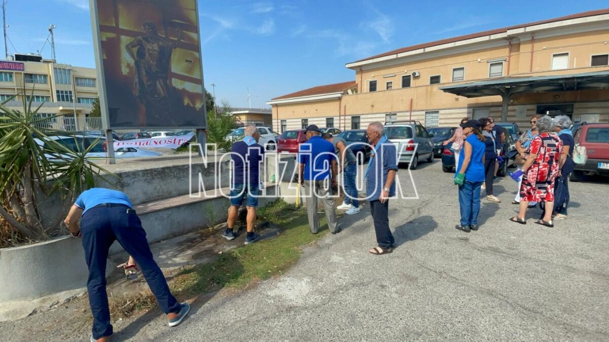 Crotone - Cittadini in difesa di Piazzale Stazione: "“Non possiamo rassegnarci a tanto degrado” - 