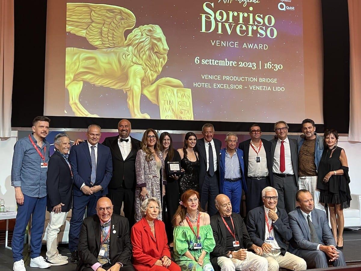 (Foto) Si conclude il Festival di Venezia: Affidato arricchisce la kermesse con la sua arte - 