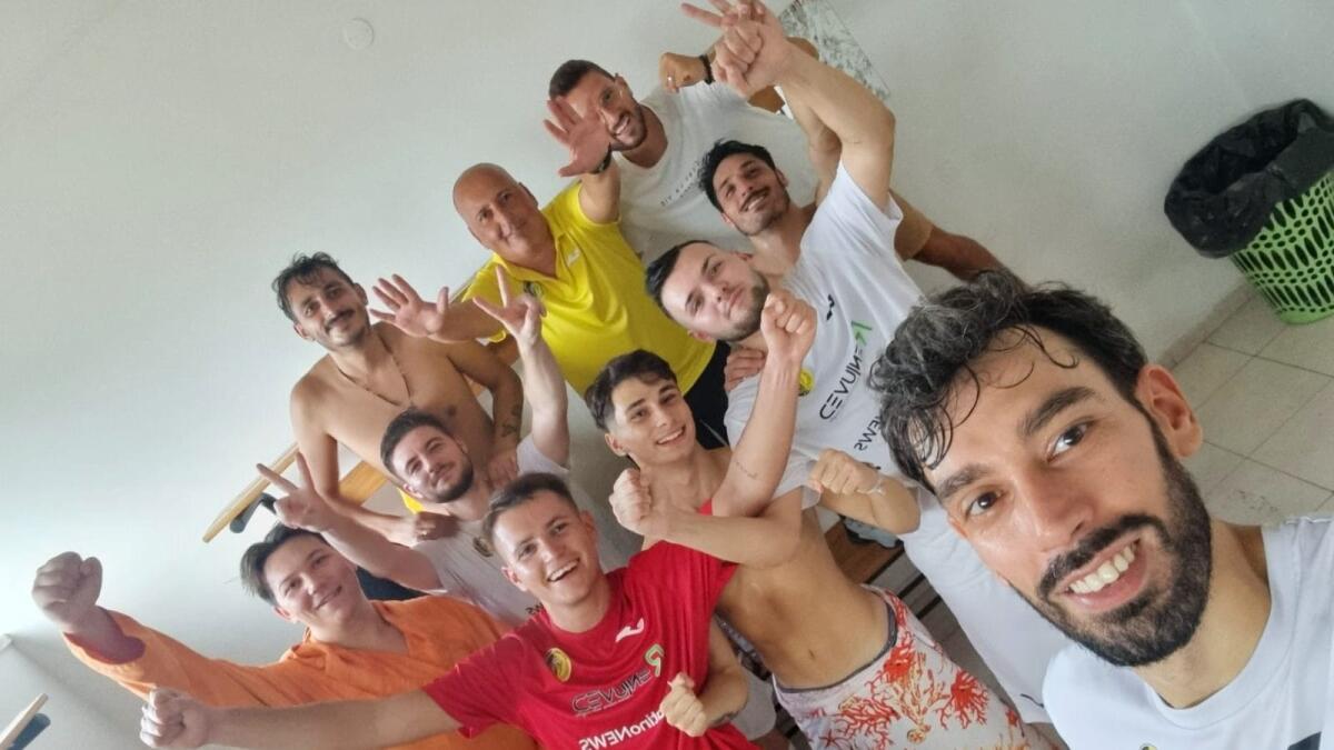 Calcio a 5 - Esordio col botto per i crotonesi - 