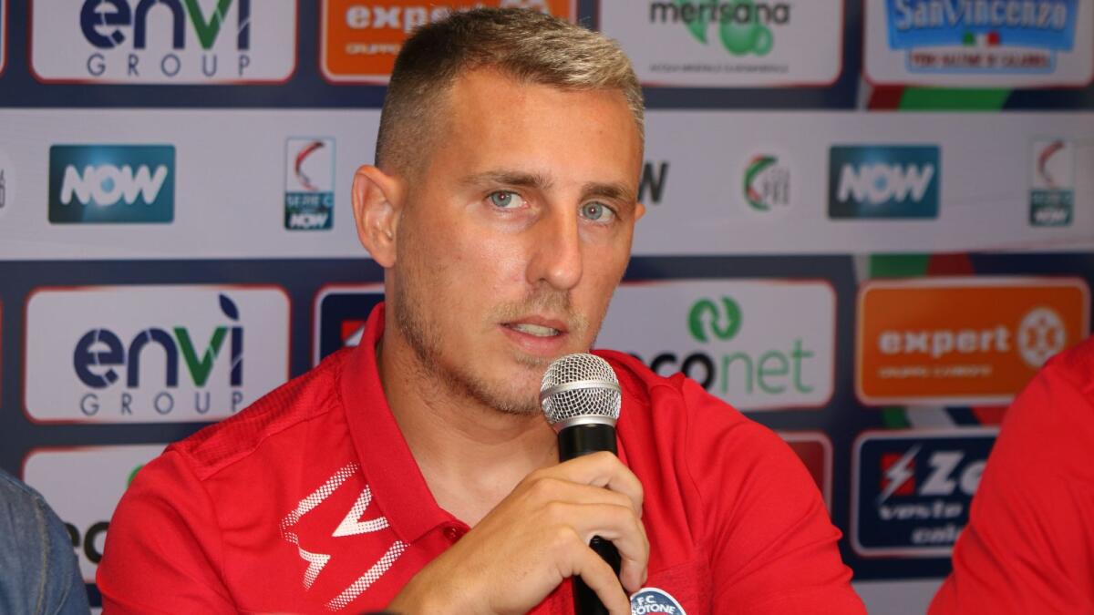 Serie C | Crotone -L'illusionista è tornato: «Sono ritornato per dare una mano al Crotone a salire in B» - 