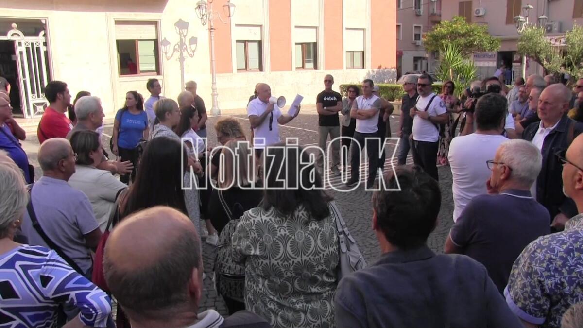 Traffico a Farina: protesta in piazza, si chiedono interventi e soluzioni - 