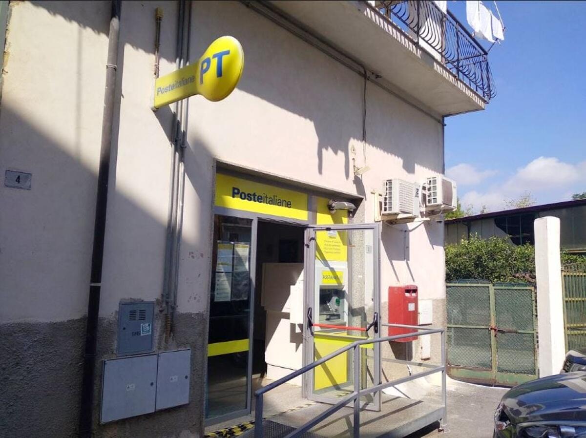 Crotone - Va in pensione e nessuno lo sostituisce: disservizi alle Poste - 