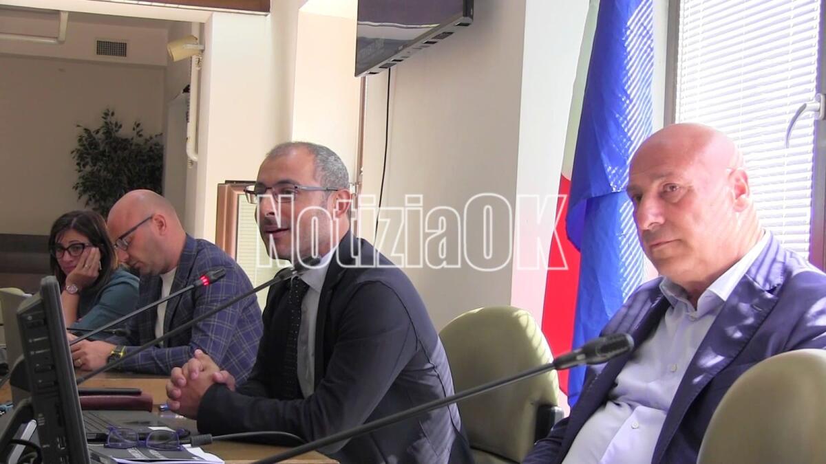 Crotone - Pnrr, 20 milioni di euro per i cantieri in città - La conferenza stampa di Luca Bossi e Vincenzo Voce insieme ai tecnici che hanno lavorato al PNRR